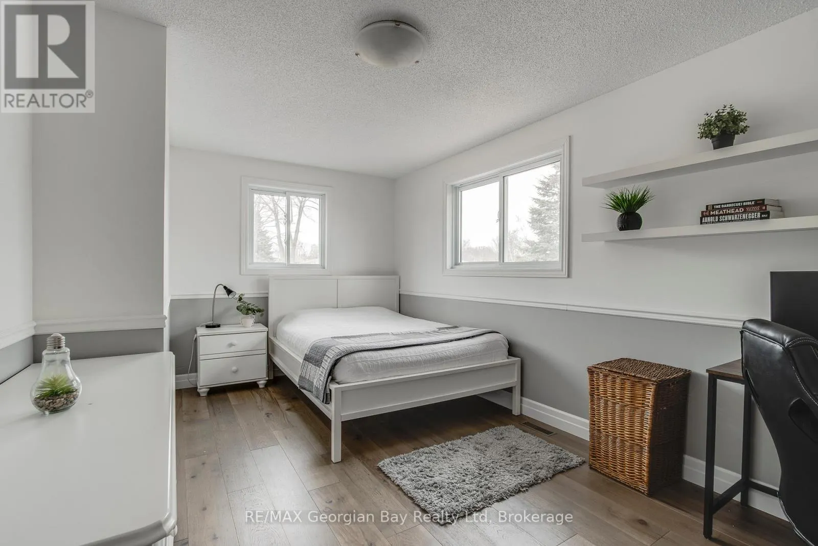 992 DOMINION AVENUE