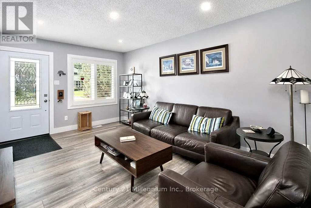 20 LESLIE DRIVE
