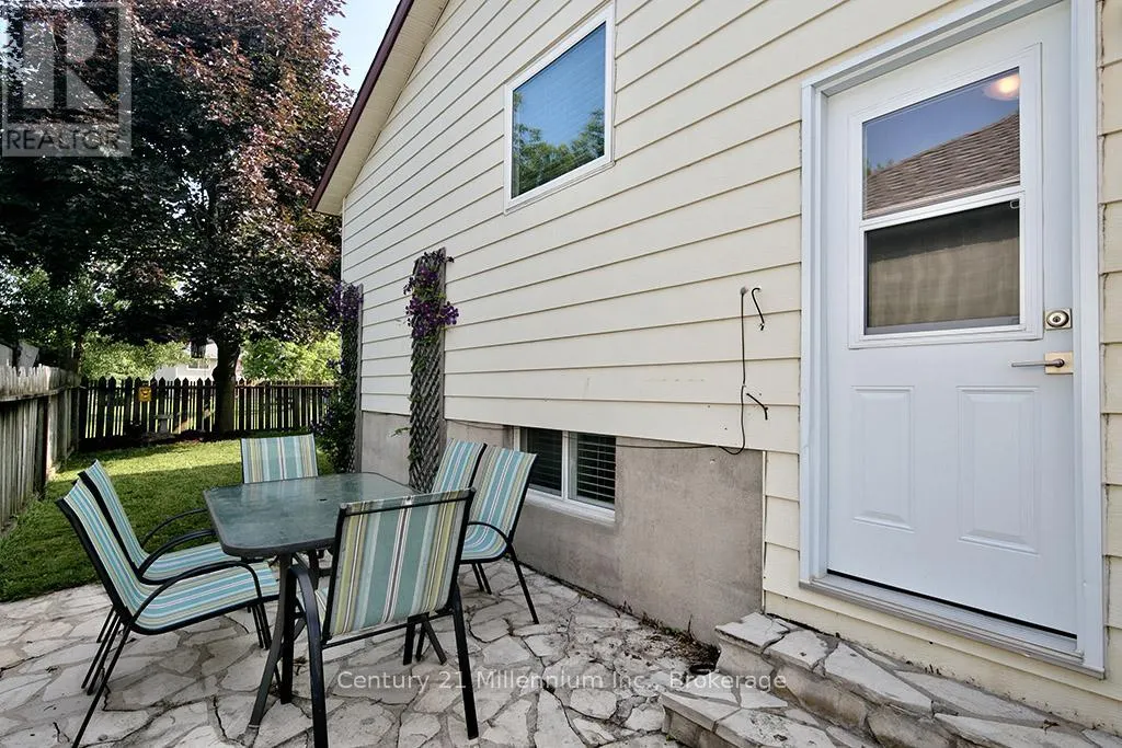 20 LESLIE DRIVE