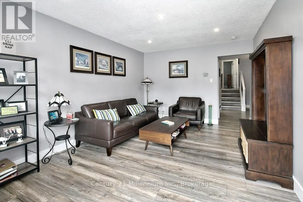 20 LESLIE DRIVE