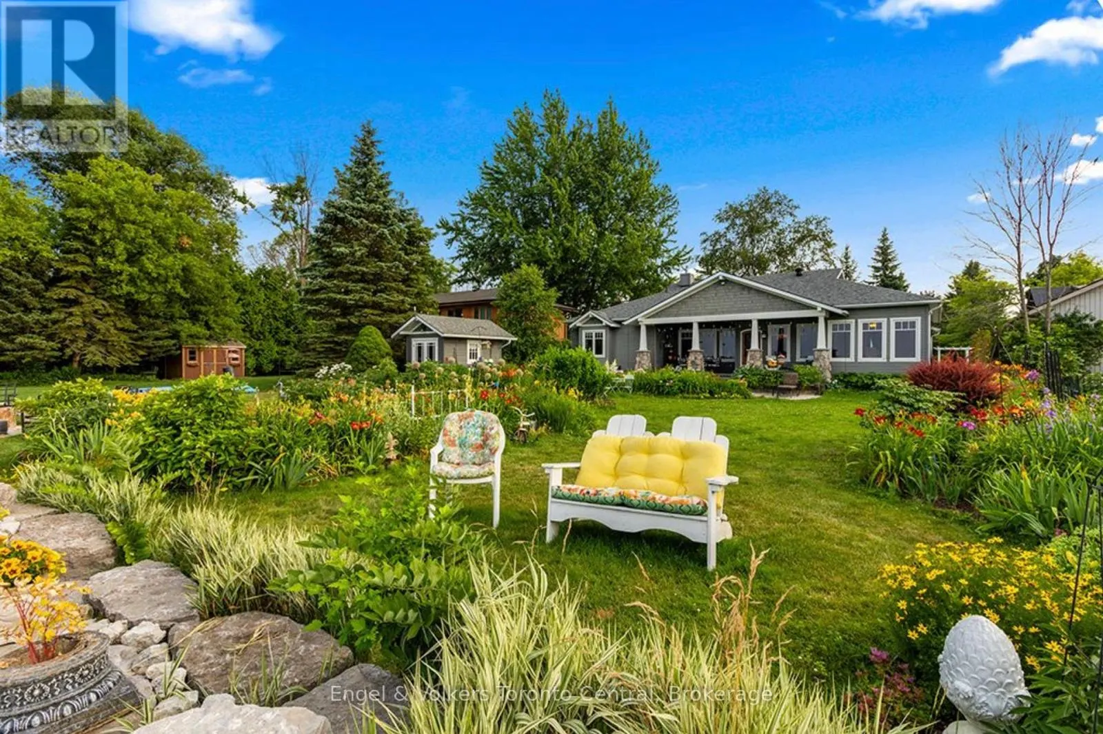 19 GEORGIAN MANOR DRIVE