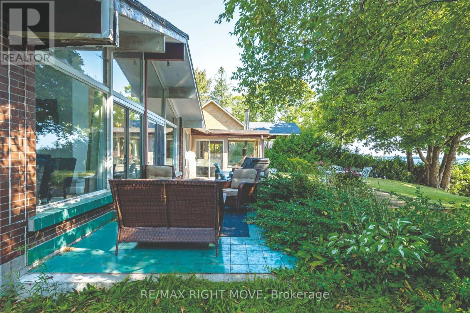 18 MAPLE DRIVE
