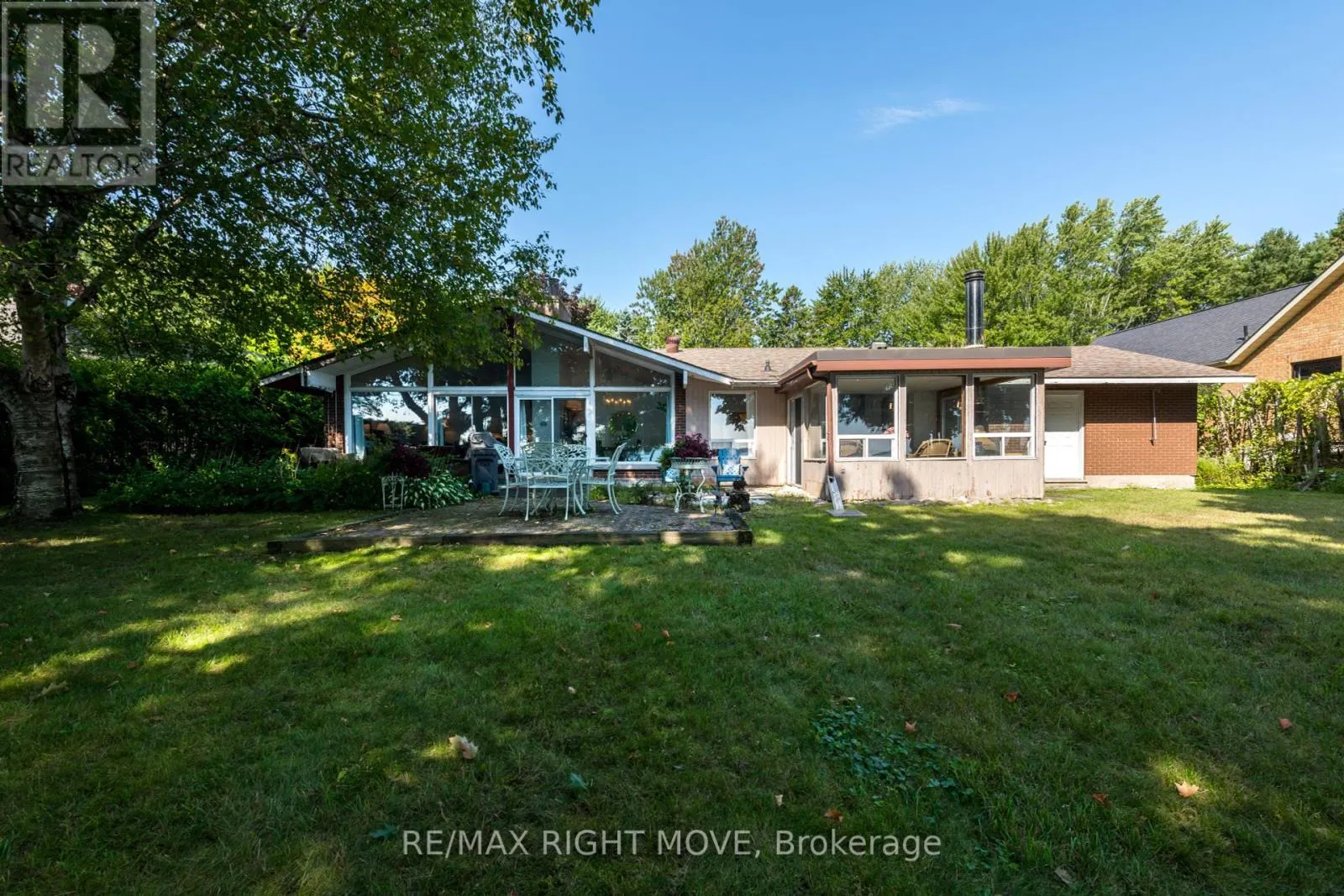 18 MAPLE DRIVE