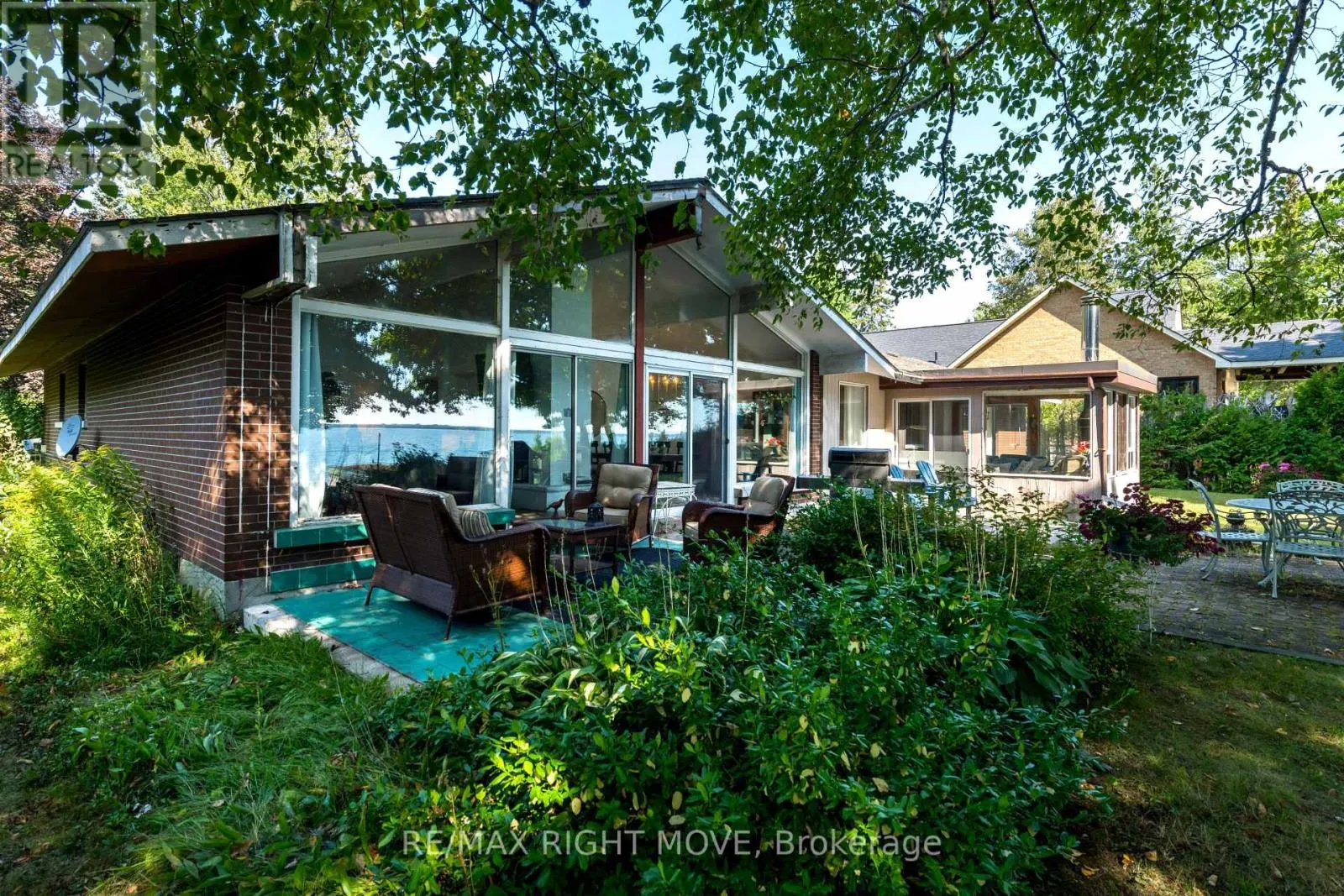 18 MAPLE DRIVE