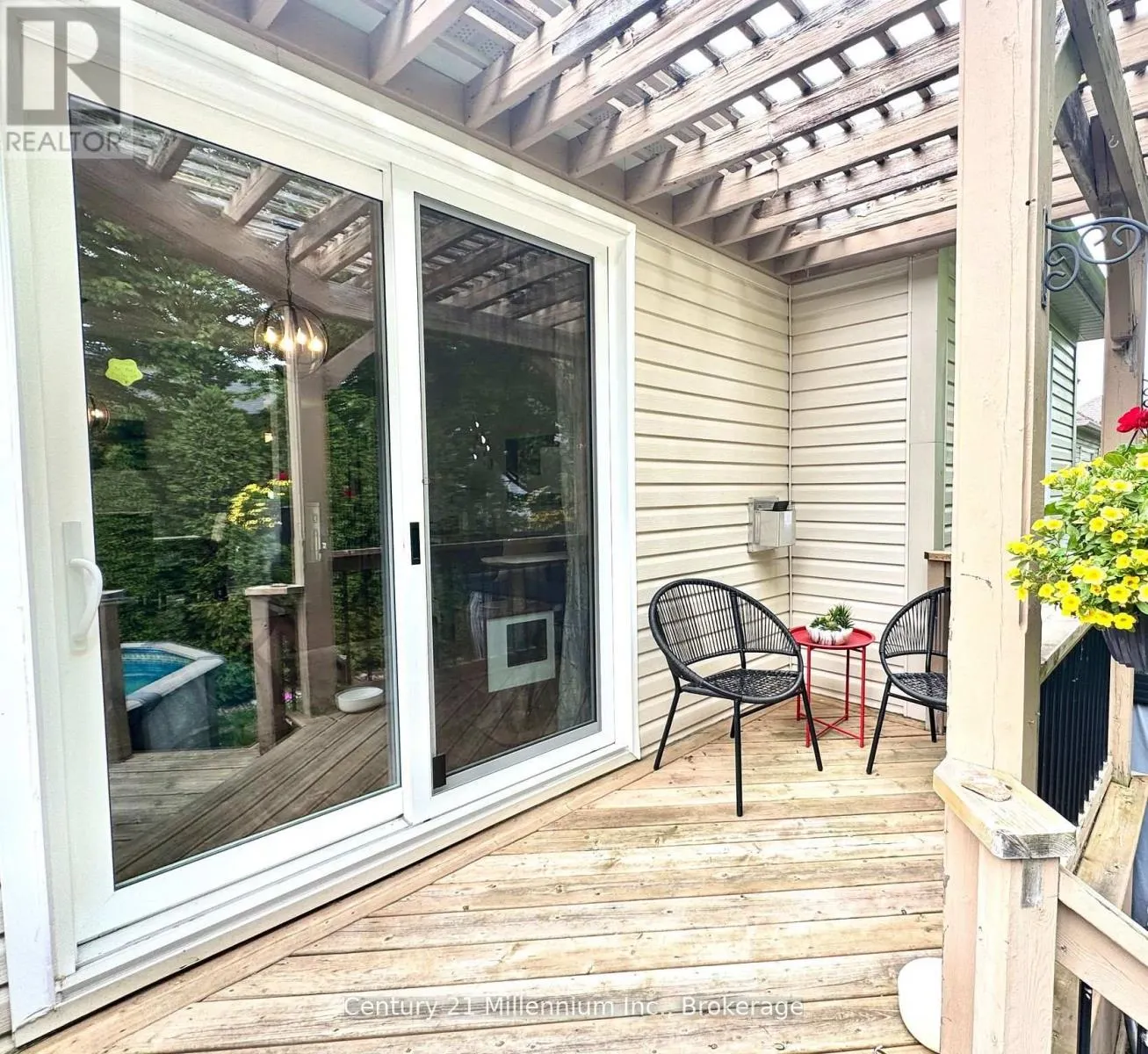 7 SPARROW LANE