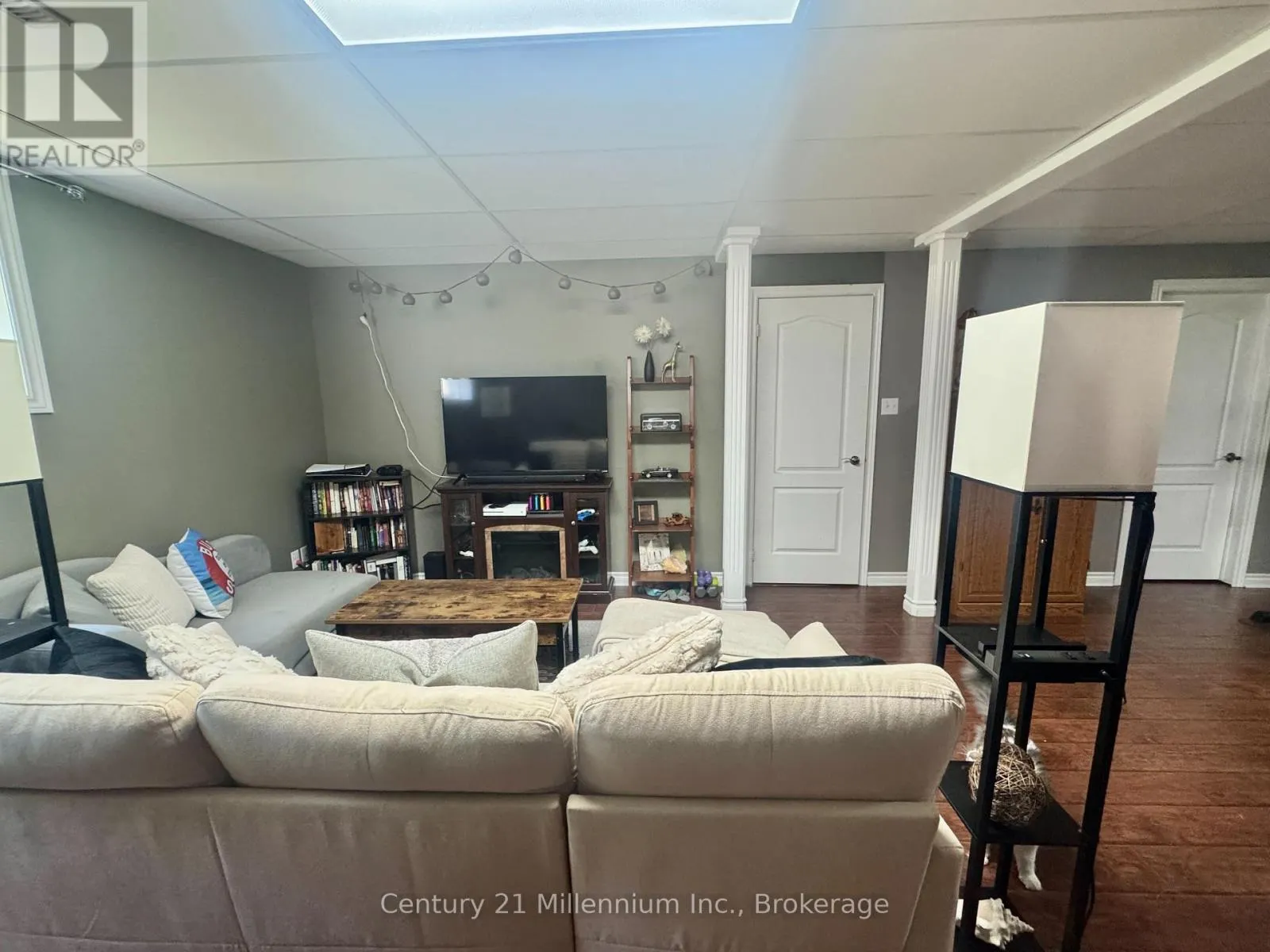 7 SPARROW LANE