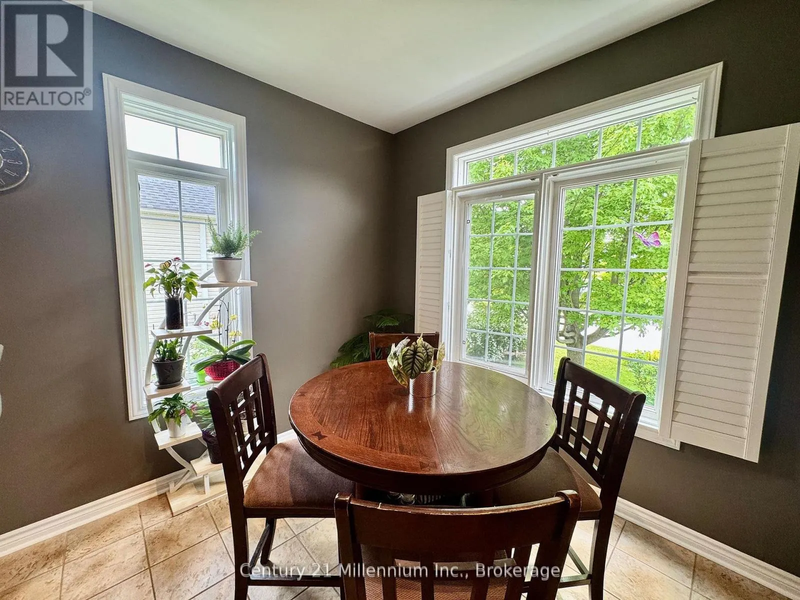 7 SPARROW LANE