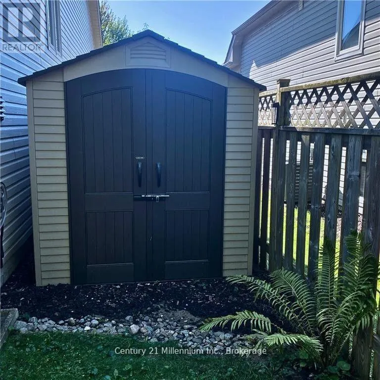 7 SPARROW LANE