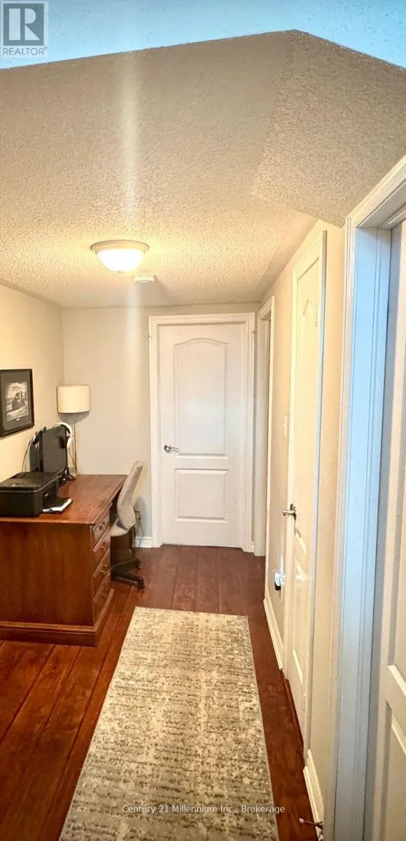 7 SPARROW LANE