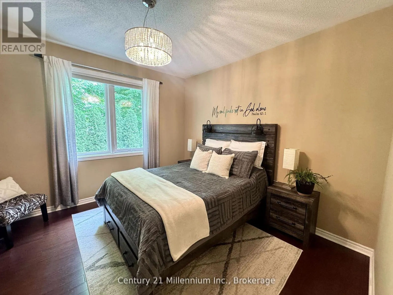 7 SPARROW LANE