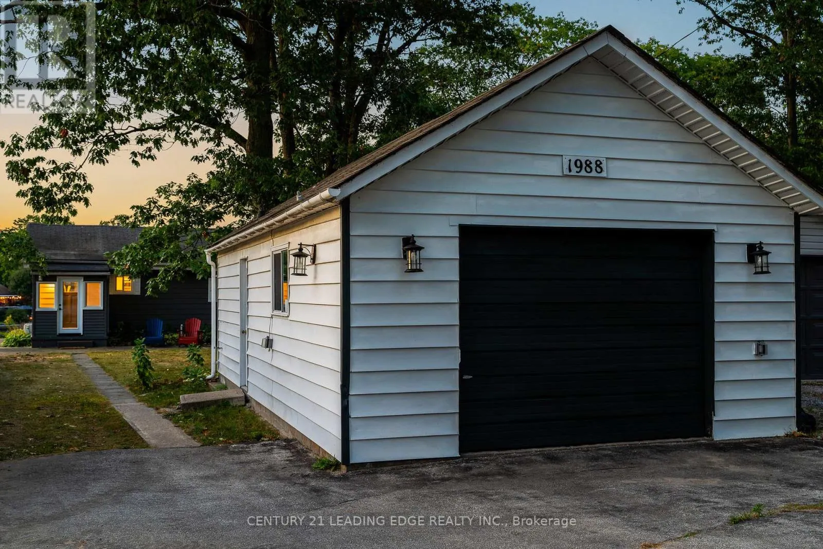 1988 RIVER ROAD W