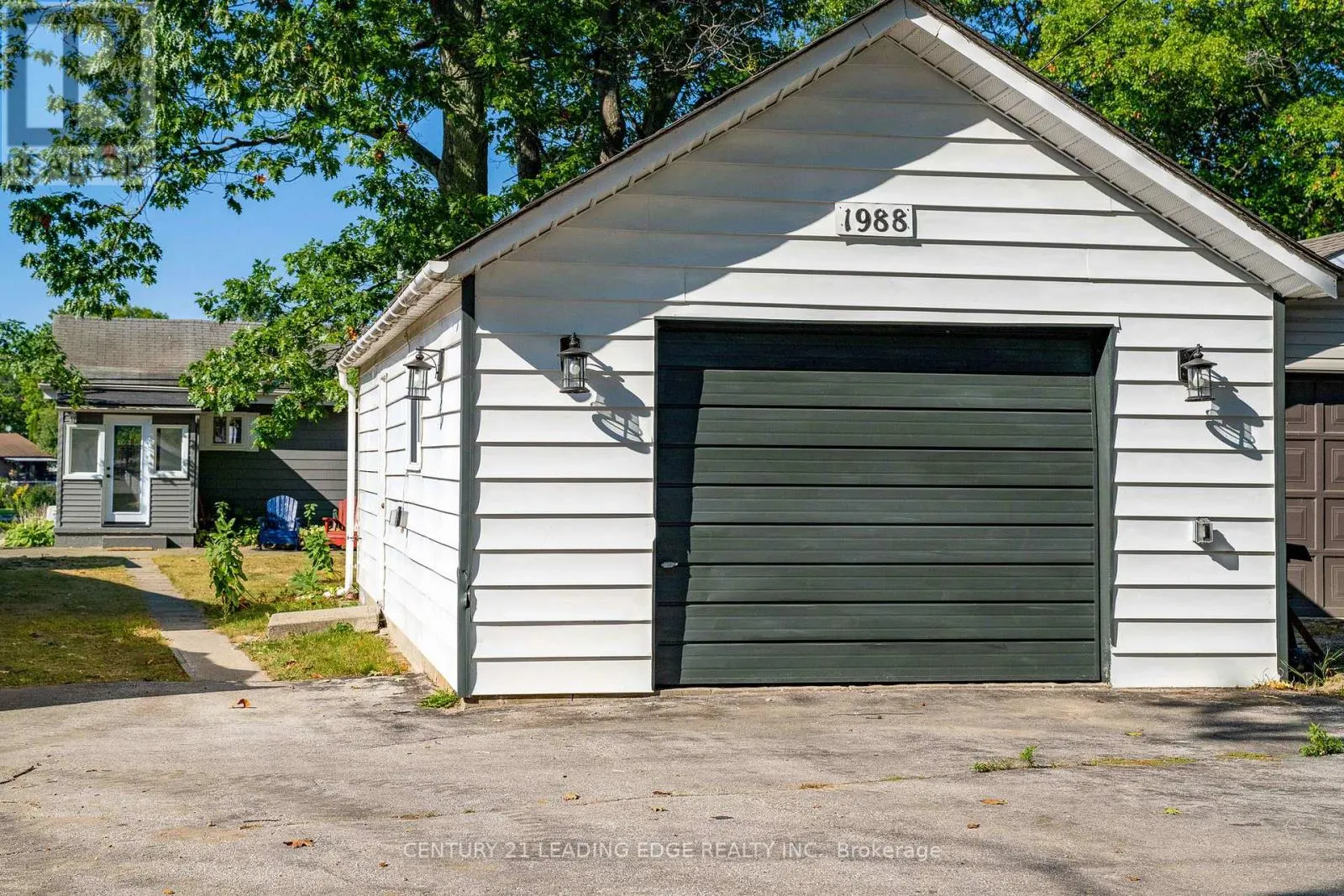 1988 RIVER ROAD W