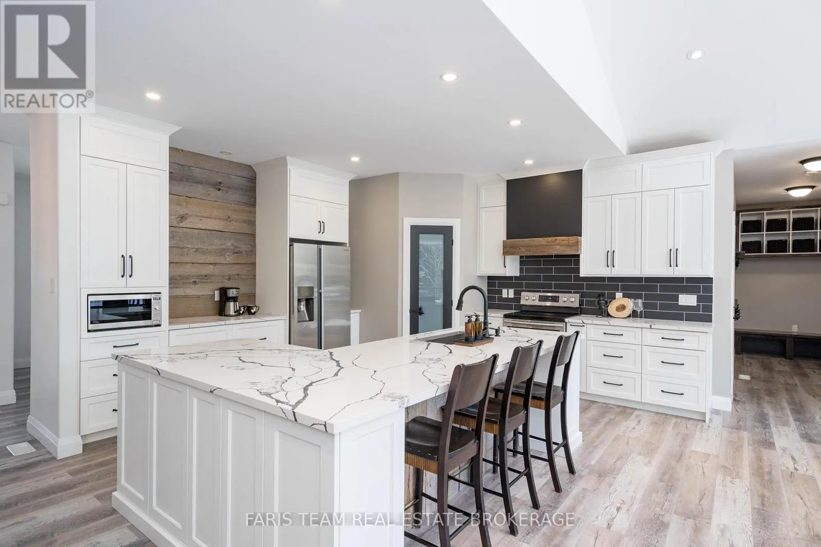 151 MOUNT SAINT LOUIS ROAD E