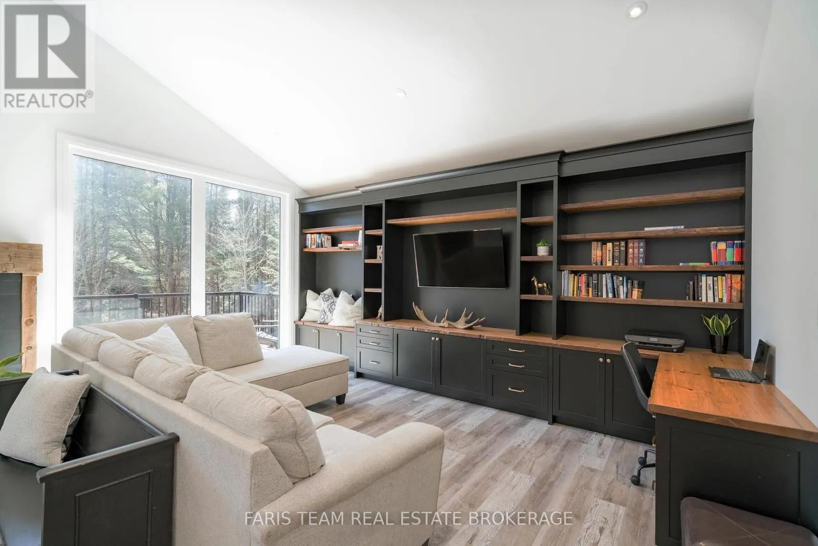 151 MOUNT SAINT LOUIS ROAD E