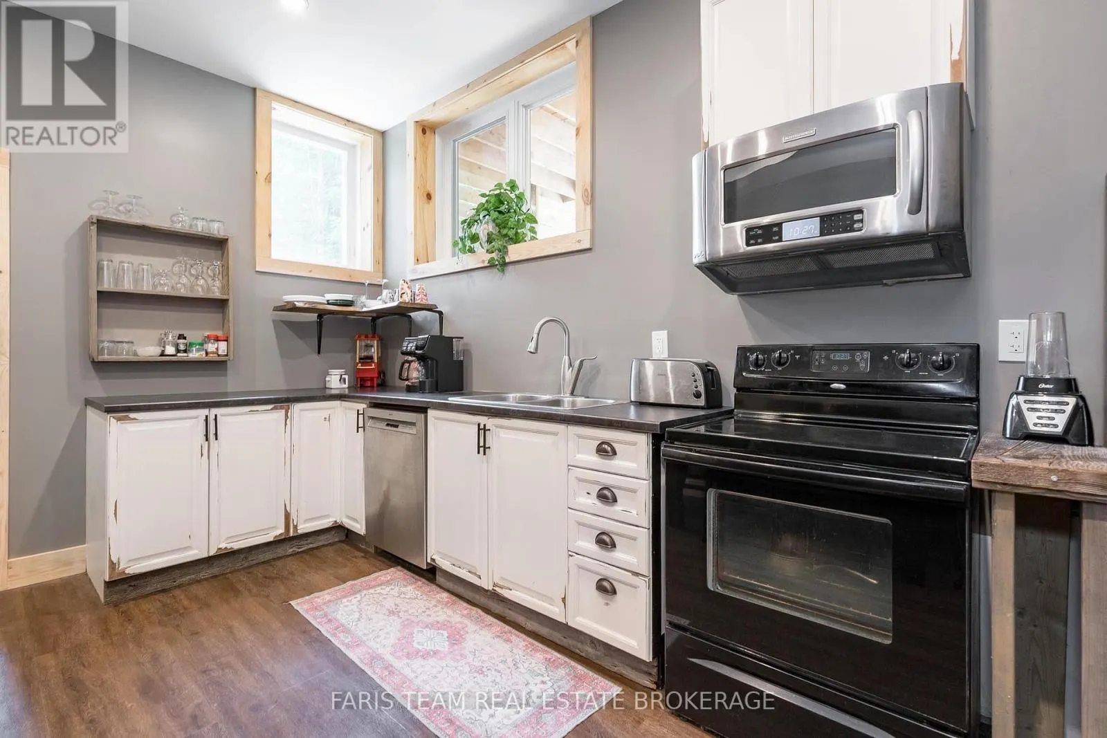 151 MOUNT SAINT LOUIS ROAD E