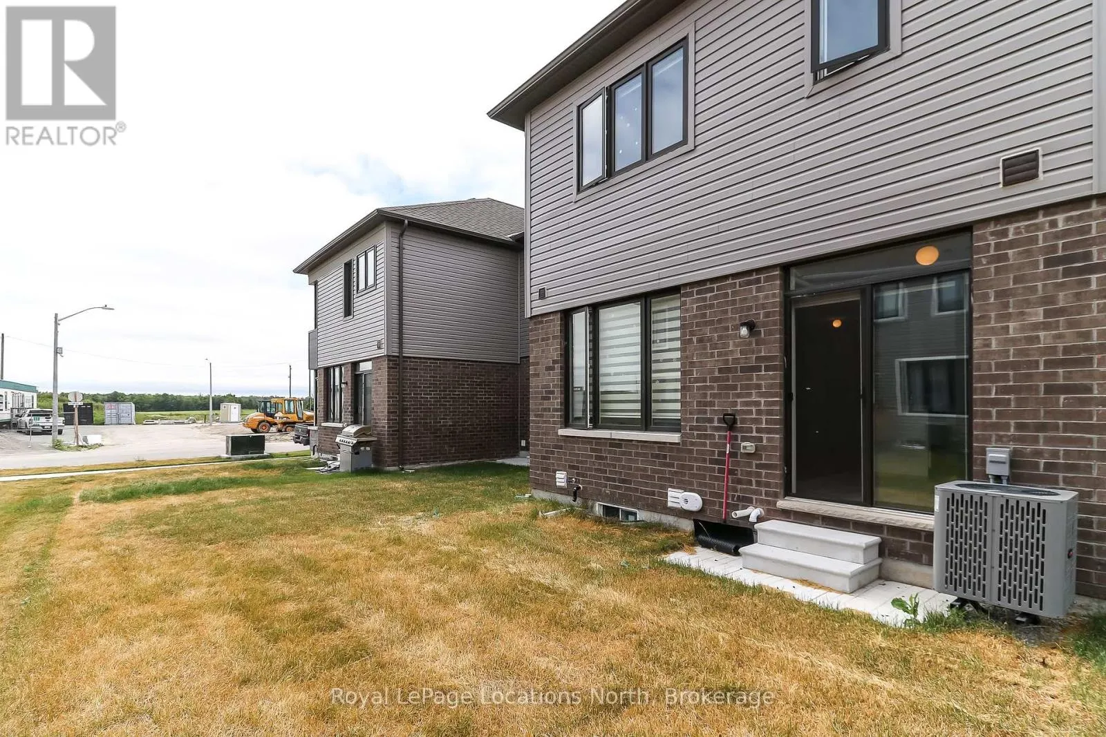 6 DURHAM AVENUE
