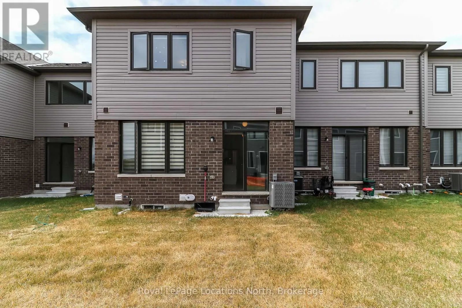 6 DURHAM AVENUE