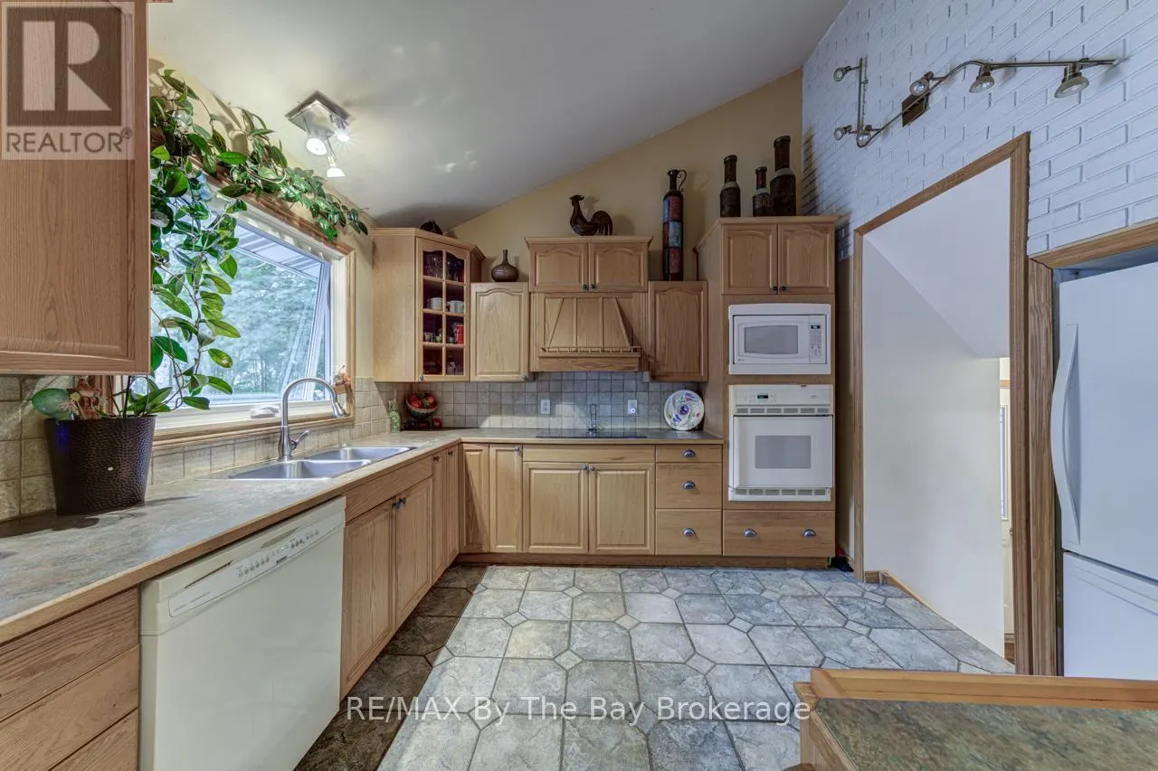 1819 RIVER ROAD W