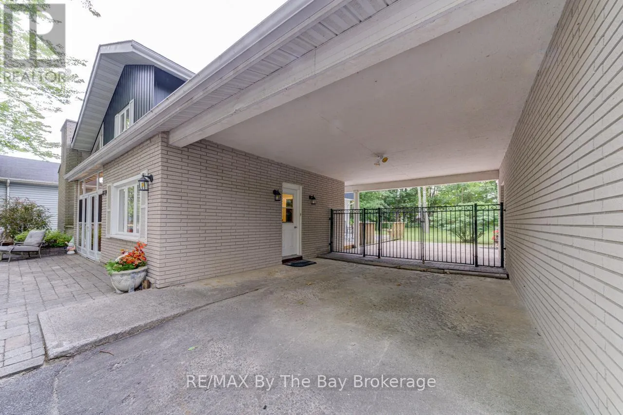 1819 RIVER ROAD W