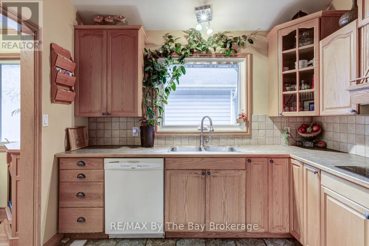 1819 RIVER ROAD W