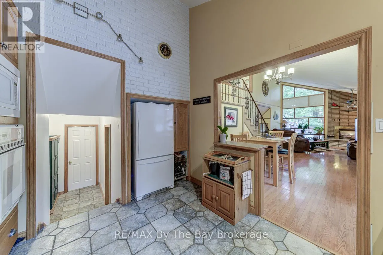 1819 RIVER ROAD W