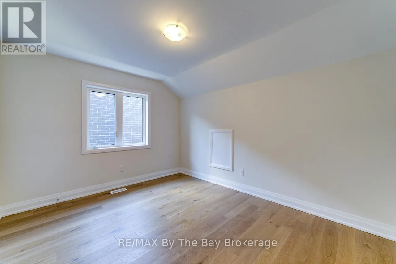 11 SUN VALLEY AVENUE