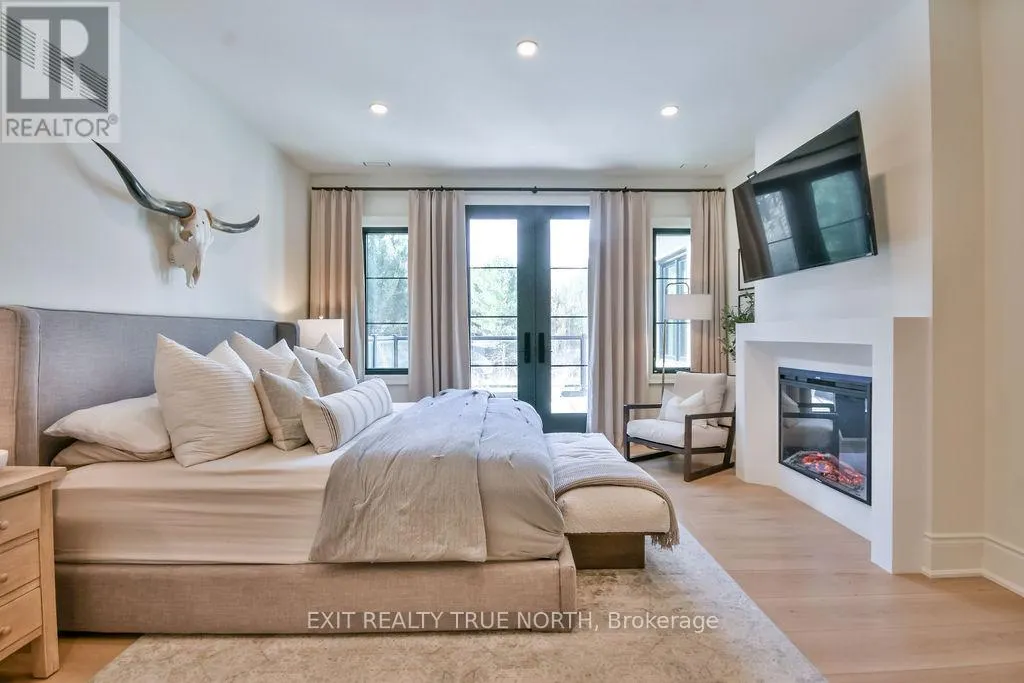4 SYCAMORE CIRCLE