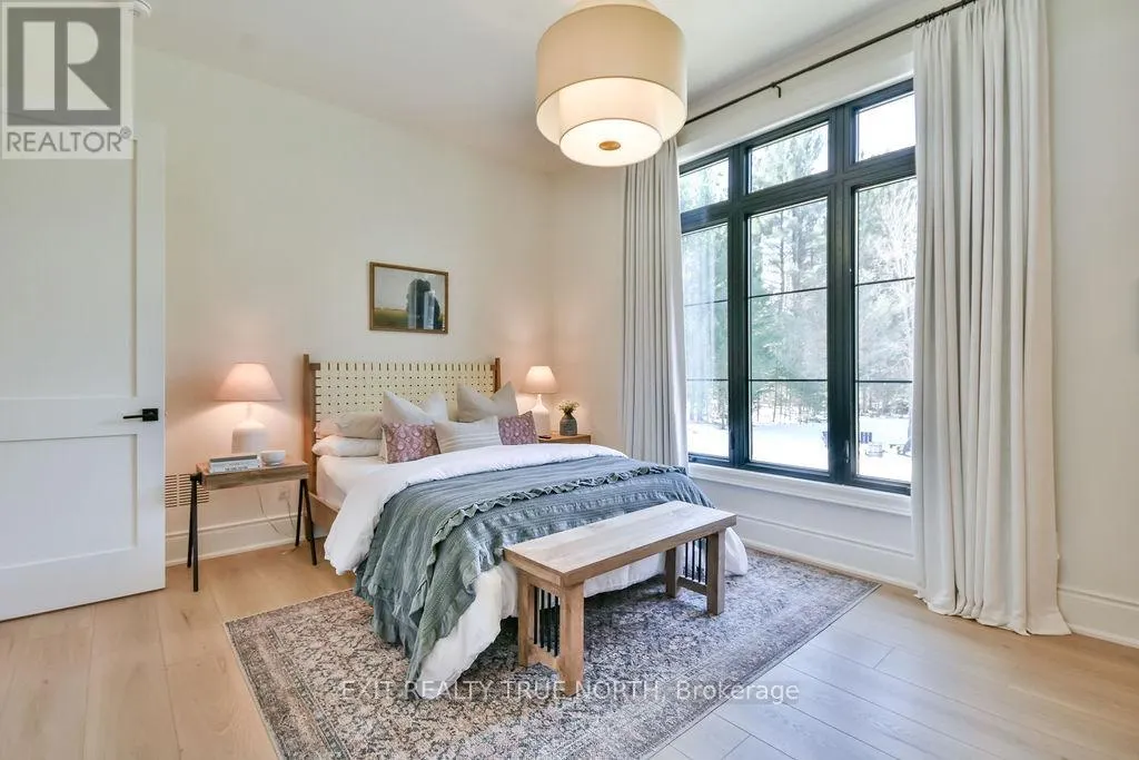 4 SYCAMORE CIRCLE