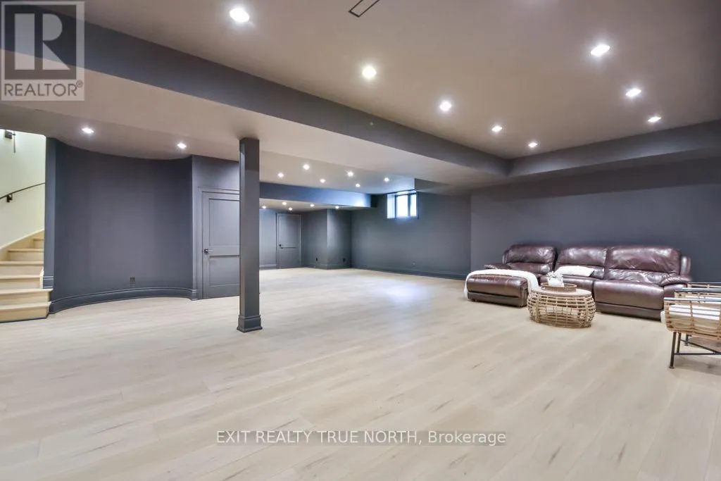 4 SYCAMORE CIRCLE
