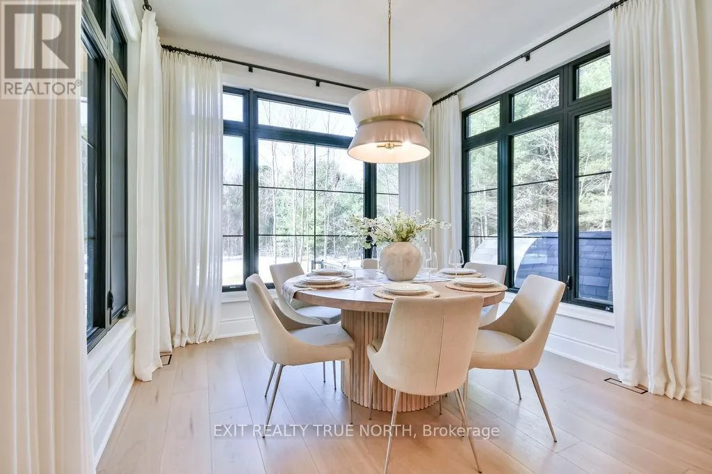 4 SYCAMORE CIRCLE