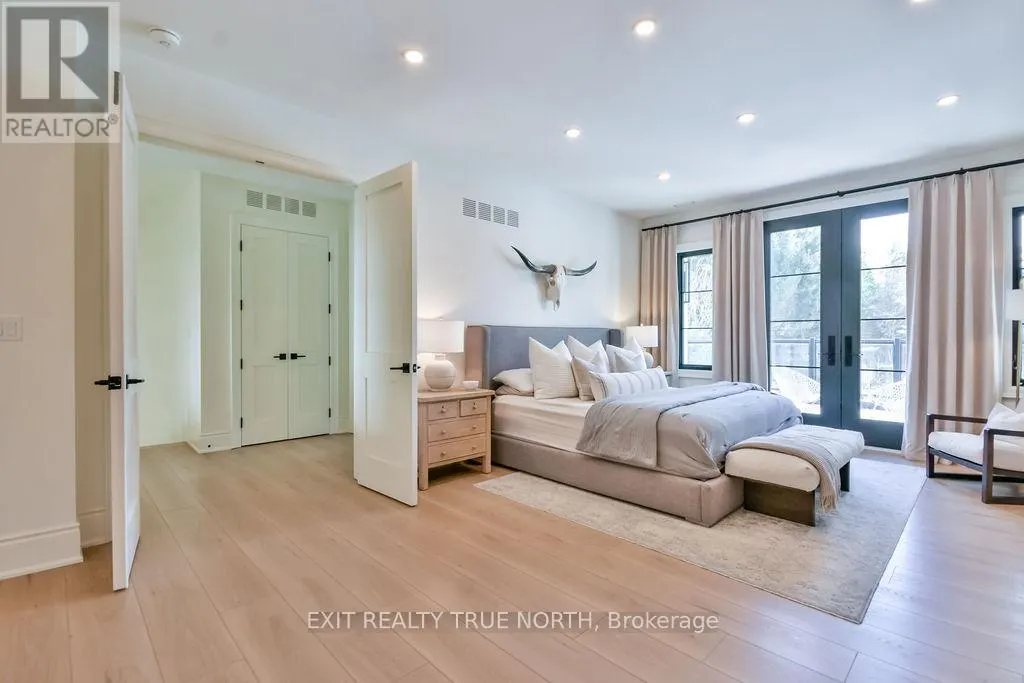 4 SYCAMORE CIRCLE