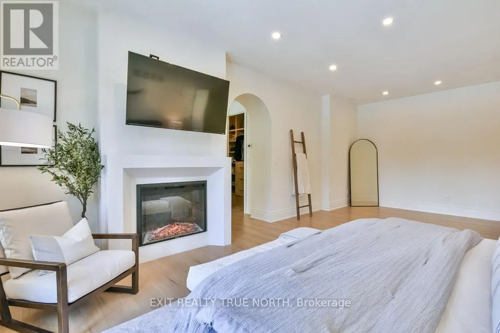 4 SYCAMORE CIRCLE