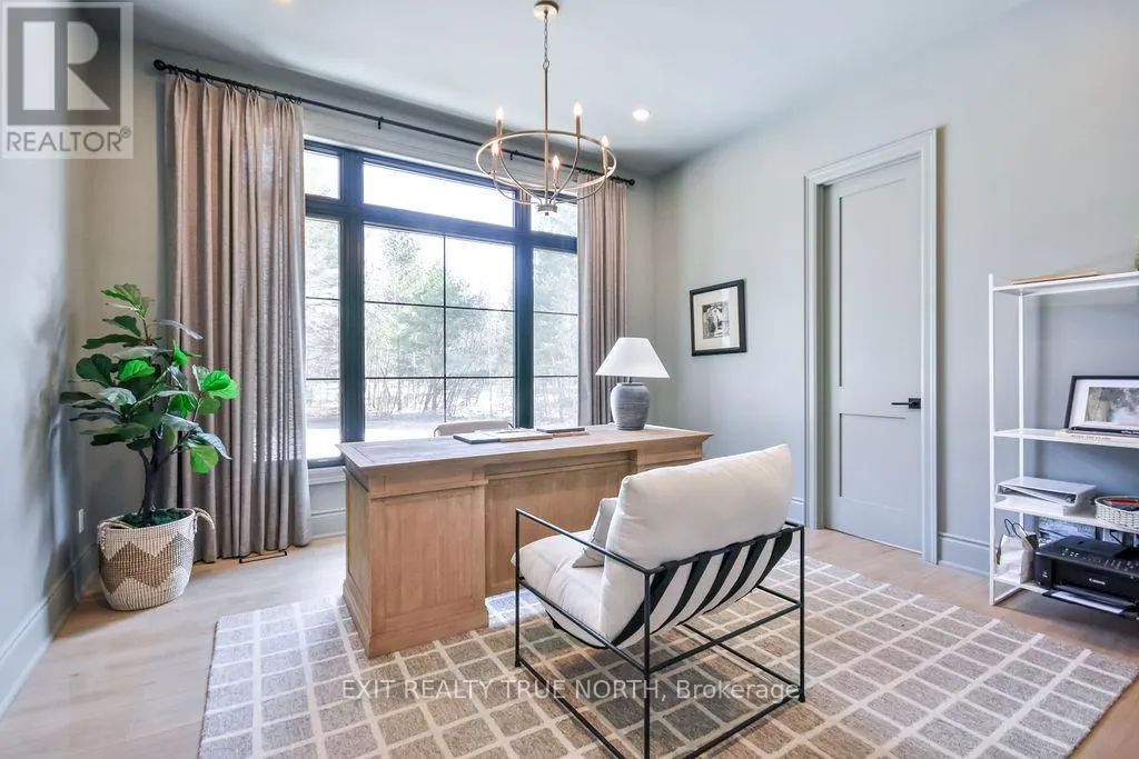 4 SYCAMORE CIRCLE
