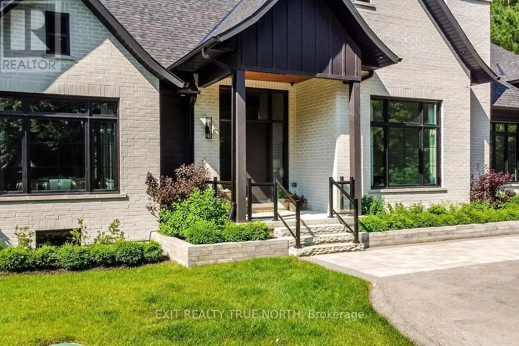 4 SYCAMORE CIRCLE