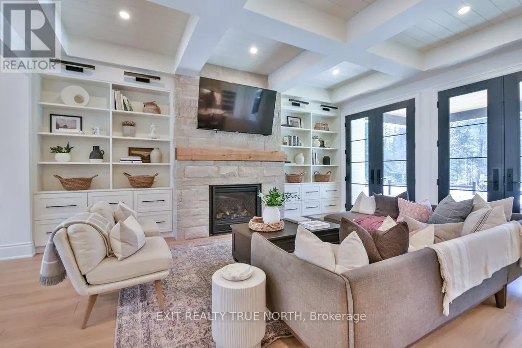4 SYCAMORE CIRCLE
