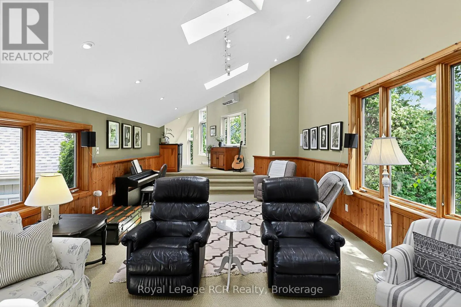 160 PRINCETON SHORES BOULEVARD