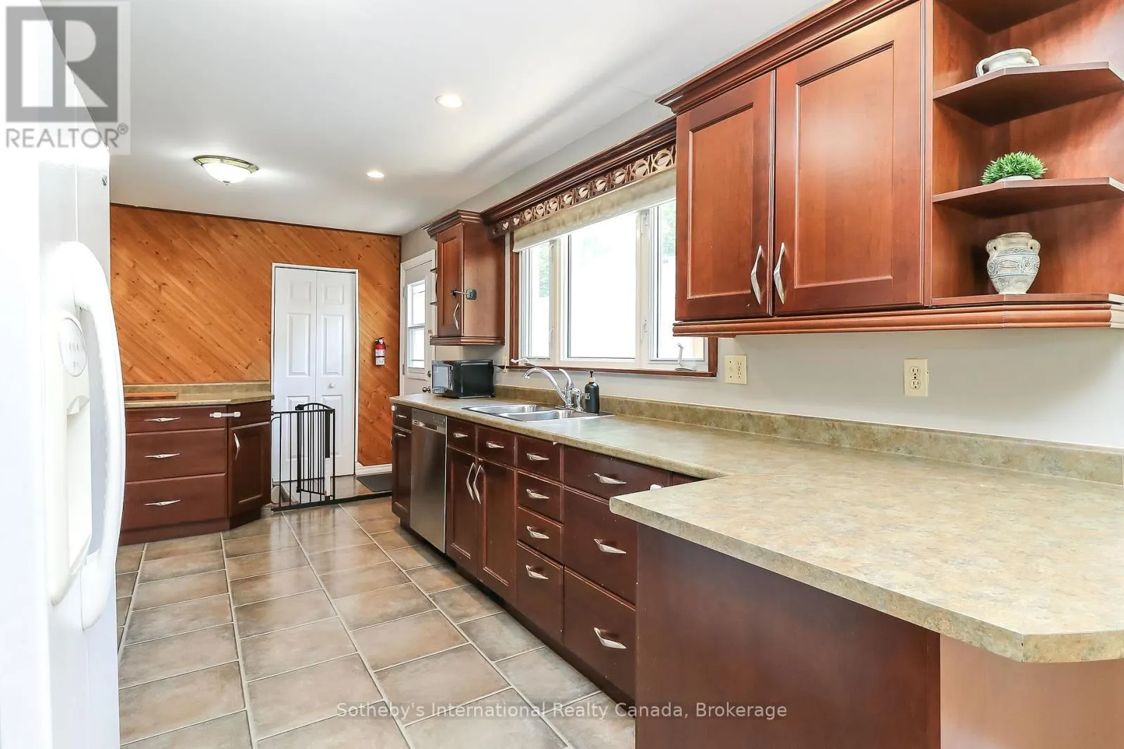 33 PARKWOOD DRIVE