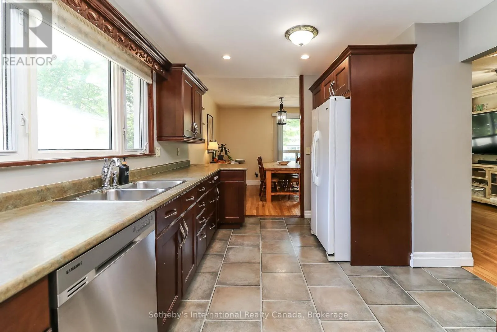 33 PARKWOOD DRIVE