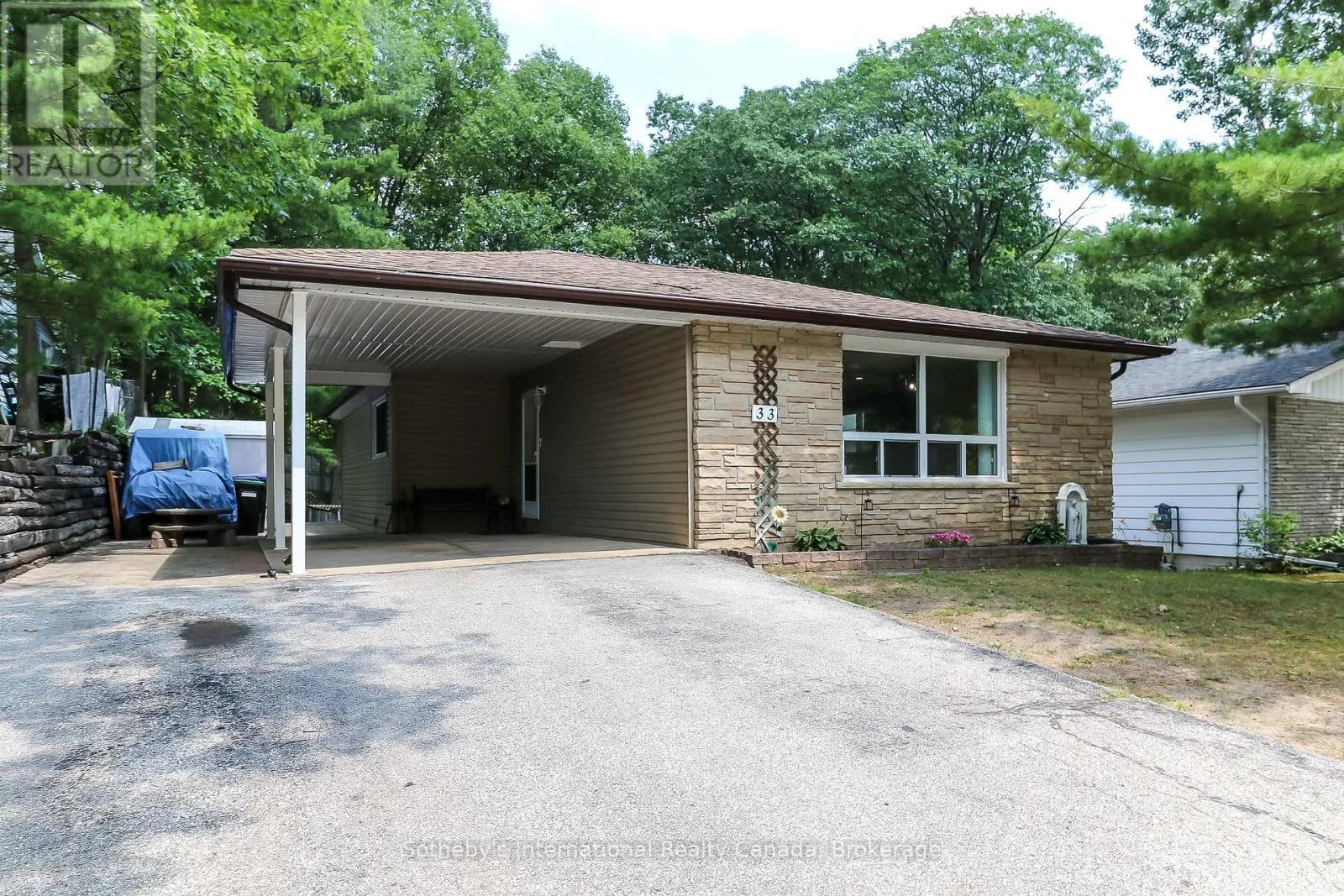 33 PARKWOOD DRIVE