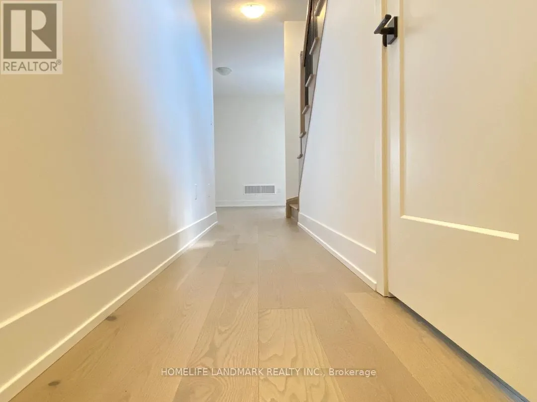 32 WEST OAK TRAIL