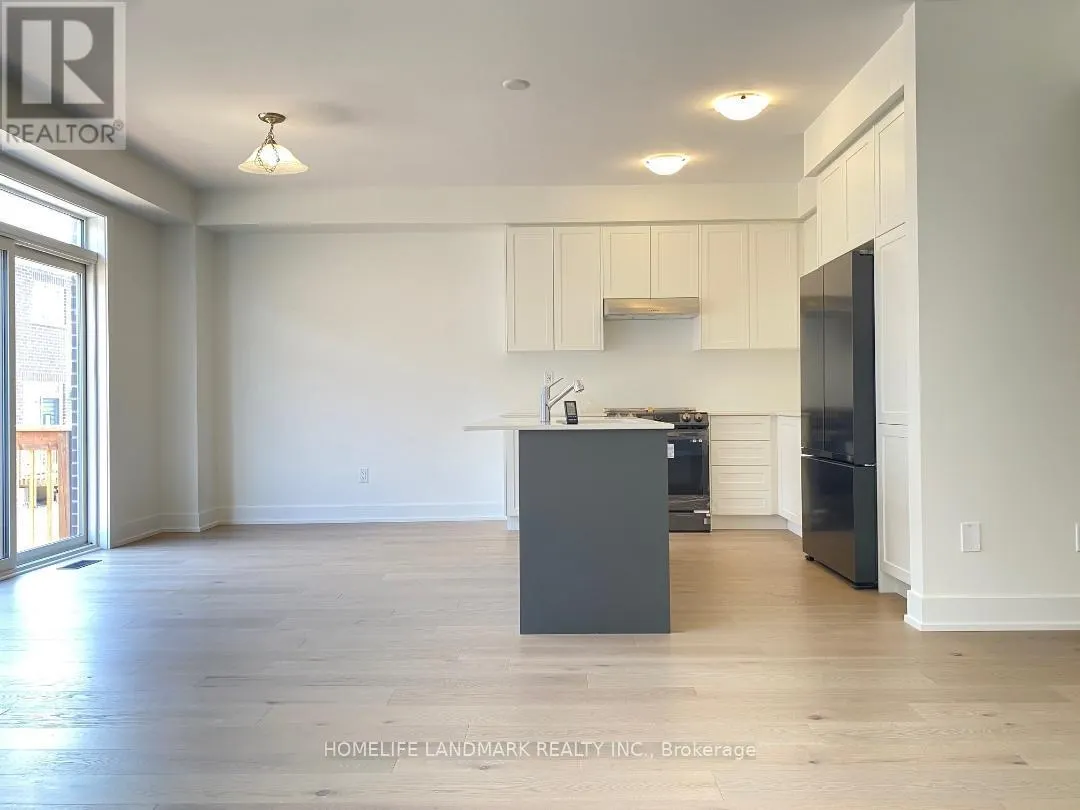 32 WEST OAK TRAIL