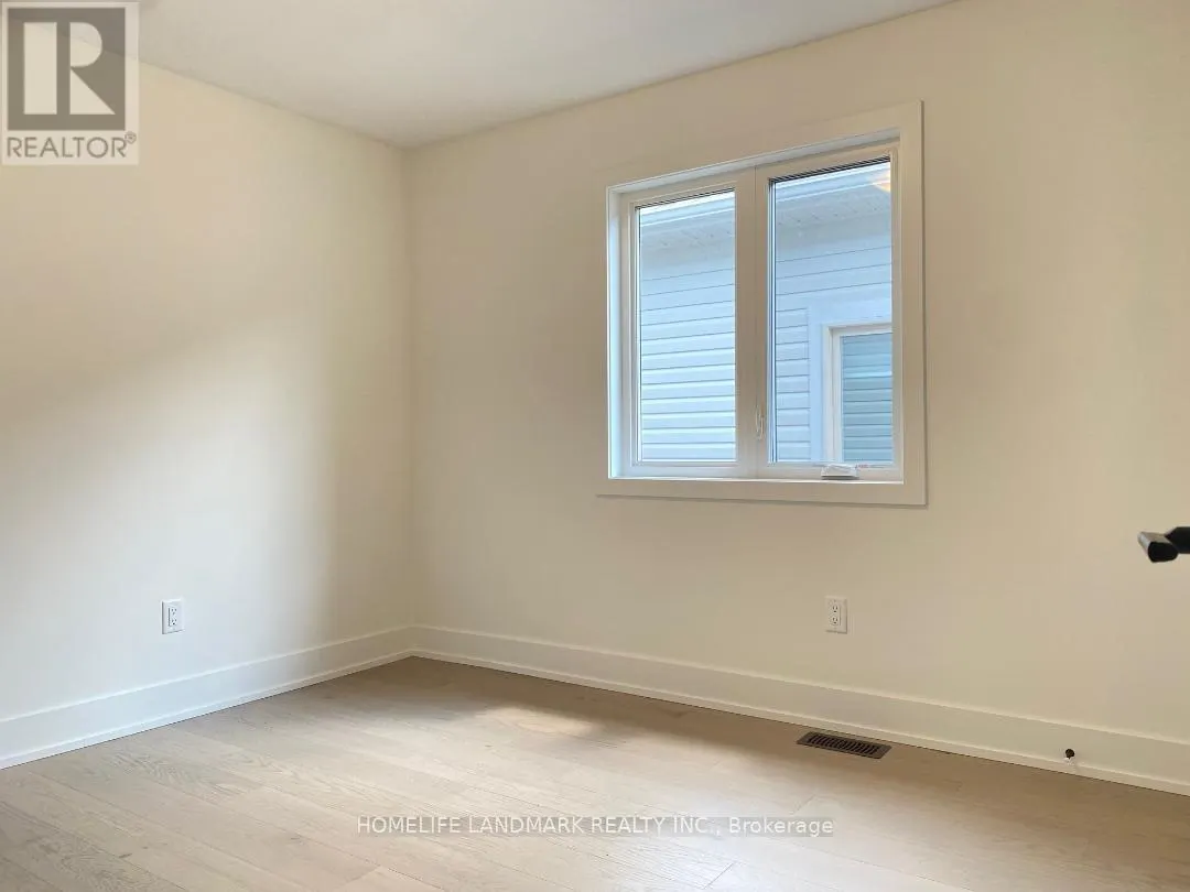 32 WEST OAK TRAIL