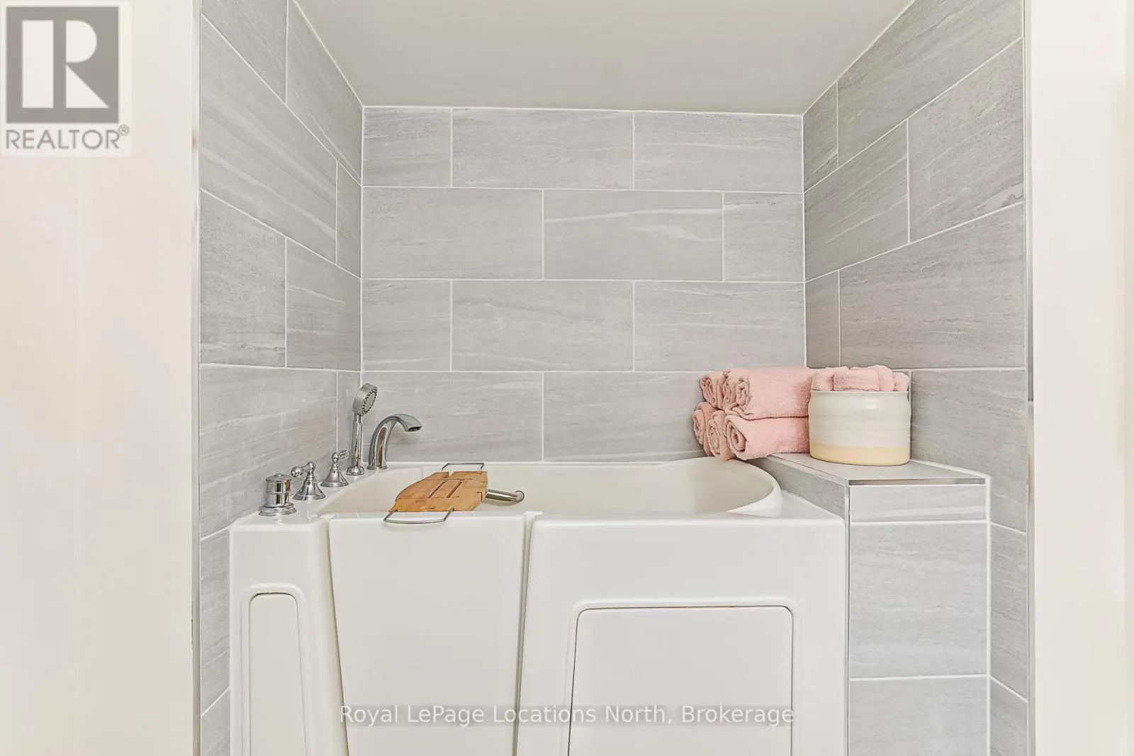 13 - 5 HARBOUR STREET E, #13