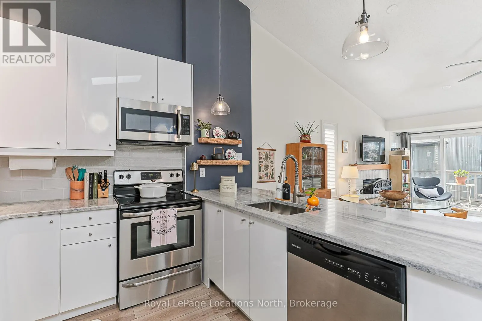 13 - 5 HARBOUR STREET E, #13