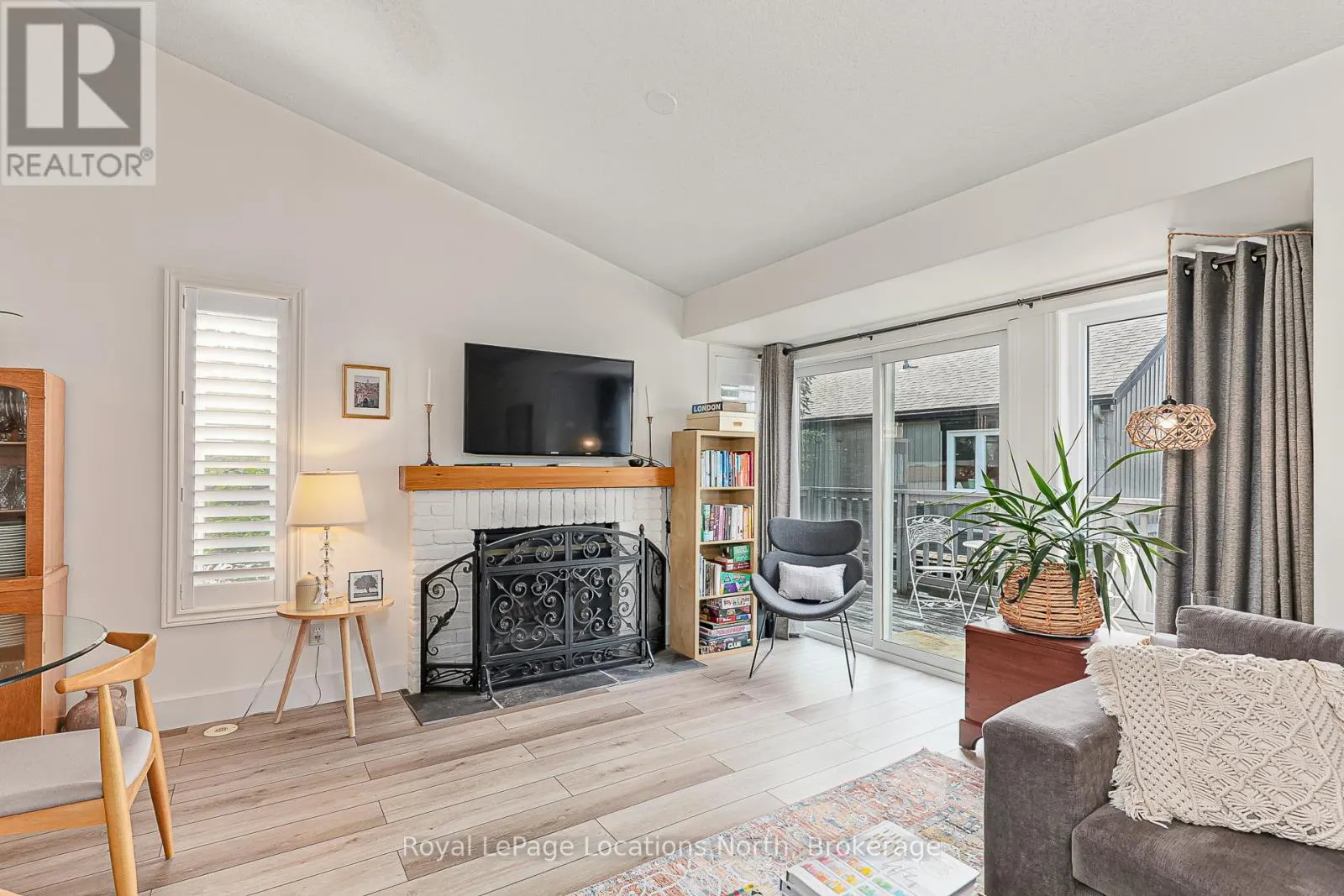 13 - 5 HARBOUR STREET E, #13