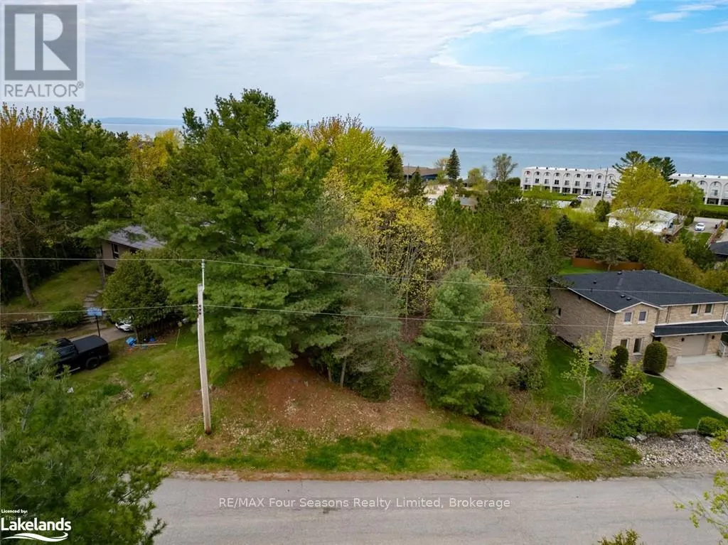 10 LORRIE CRESCENT
