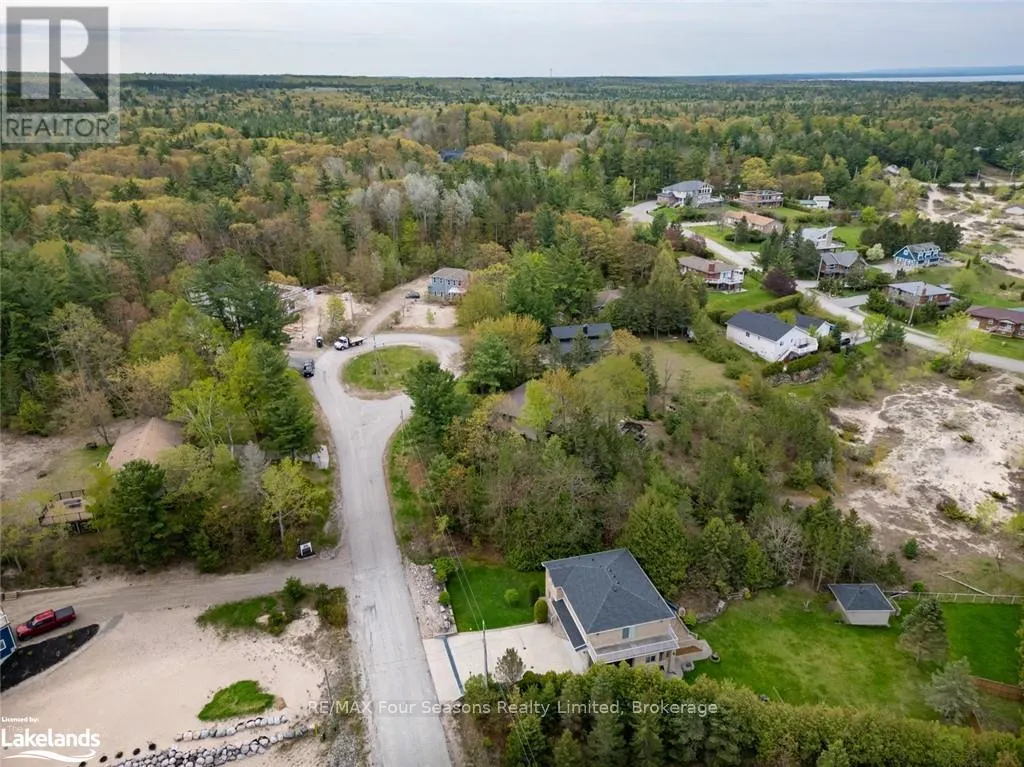 10 LORRIE CRESCENT