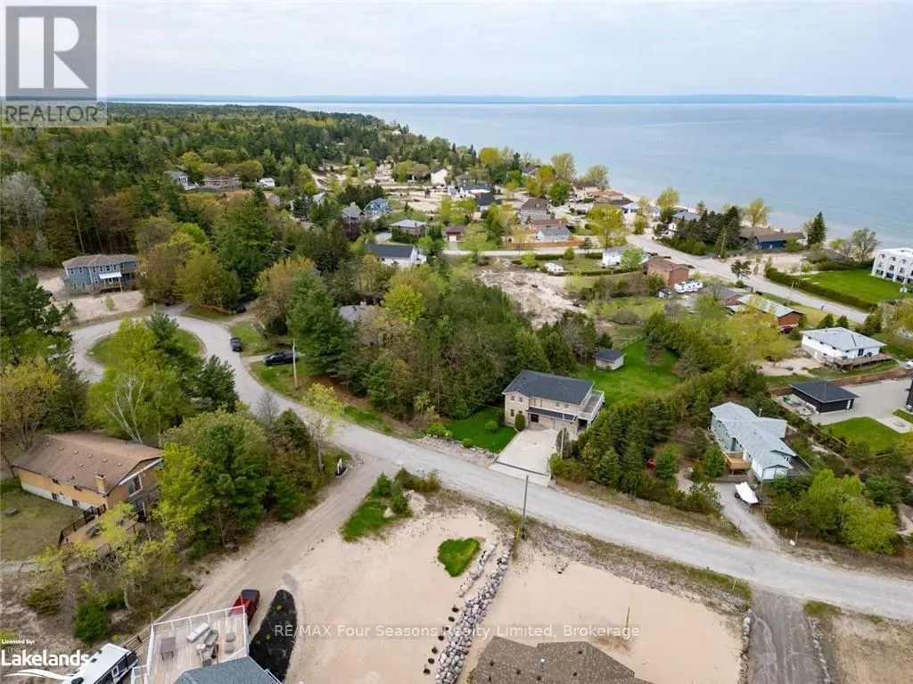 10 LORRIE CRESCENT