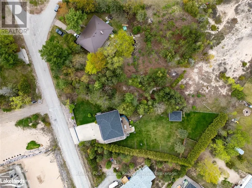 10 LORRIE CRESCENT