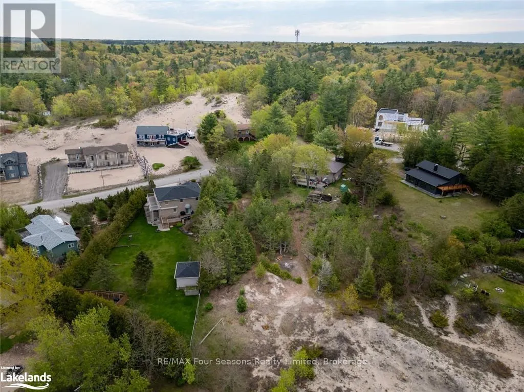 10 LORRIE CRESCENT